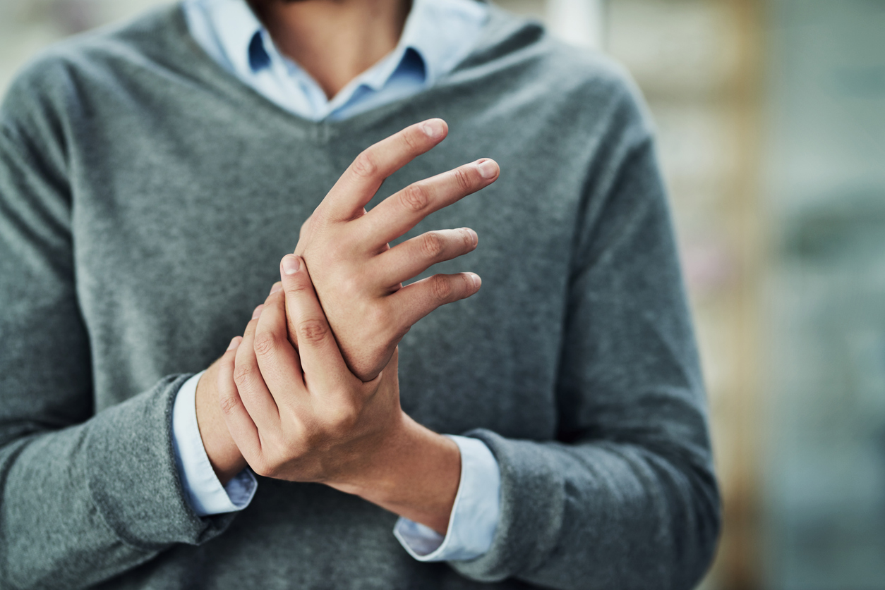 Fourmis dans les doigts : est-ce le syndrome du canal carpien ?